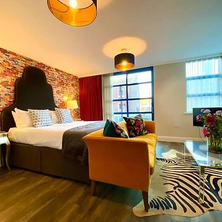 Luxurious Studio Apartment - 1 Minute Walk To Poole Quay - Great Location - Free Parking - Fast Wifi - Smart Tv - Newly Decorated - Sleeps Up To 2! Close To Poole & Bournemouth & Sandbanks Экстерьер фото